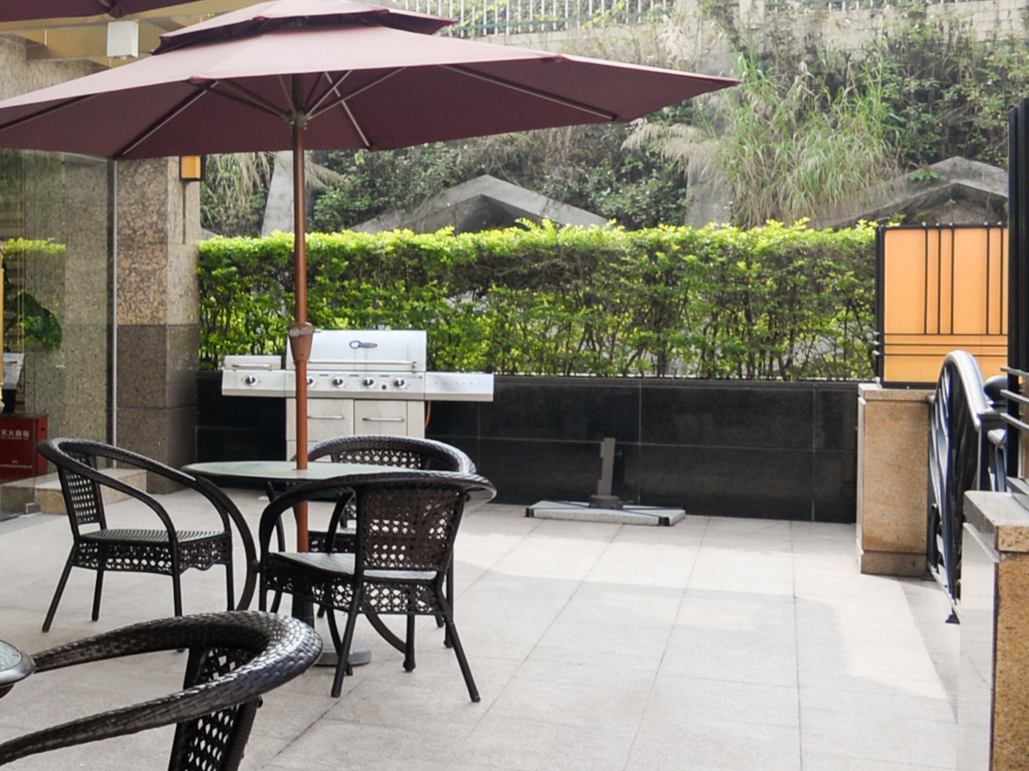 Ramada Shenzhen Baoan Hotel Exterior photo