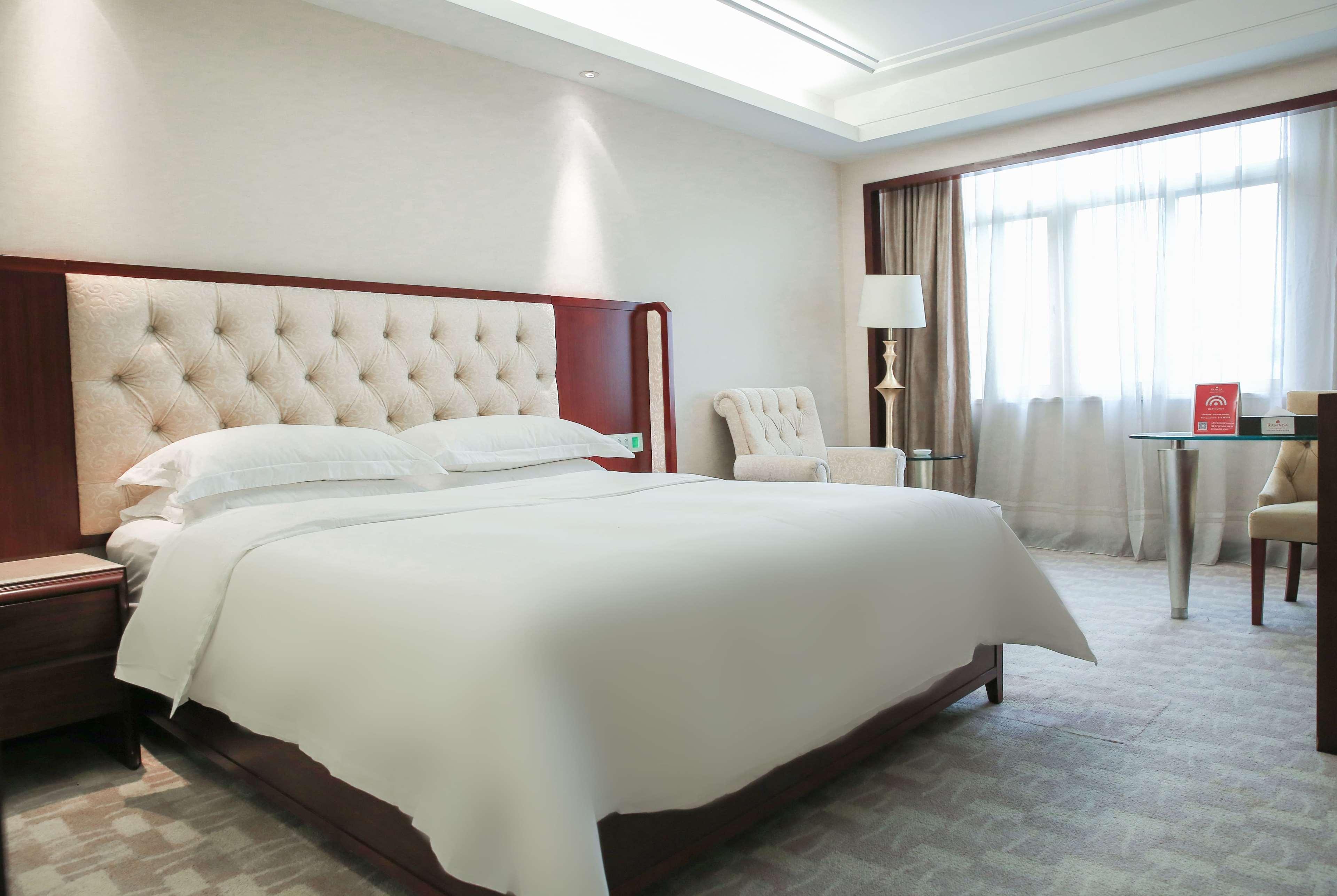 Ramada Shenzhen Baoan Hotel Exterior photo