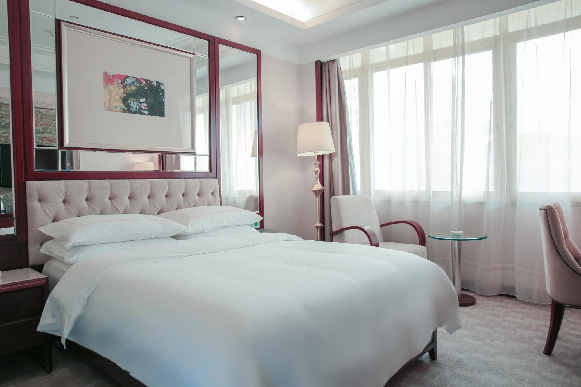 Ramada Shenzhen Baoan Hotel Exterior photo